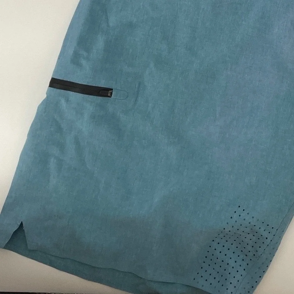 Vuori‎ Cruise Boardshorts Mens 34 Blue Black Camo Waist Performance 8